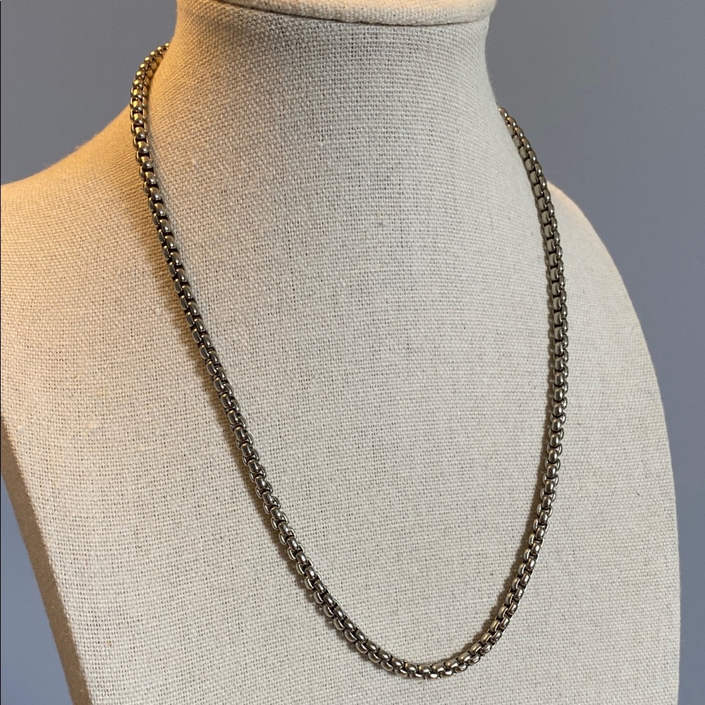 Elegant Silver Chain Necklace